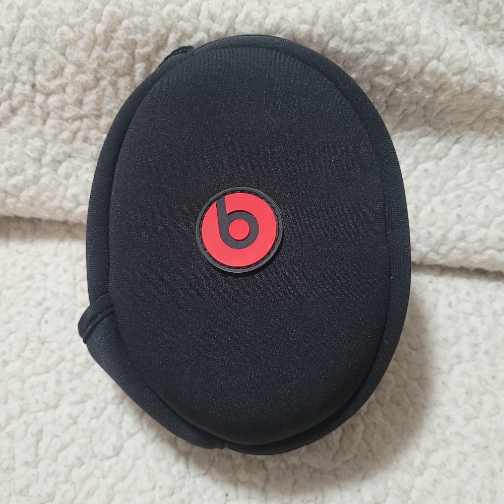 Beats by Dr. Dre Solo 2 Headphone Soft Carrying Case